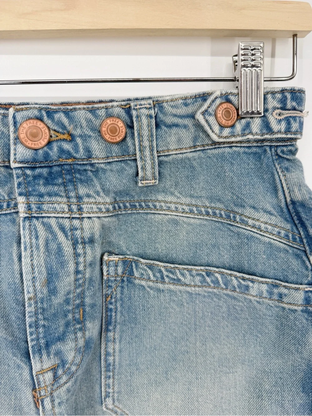 We The Free by Free People Palmer Mid Rise Jean Shorts Size 24